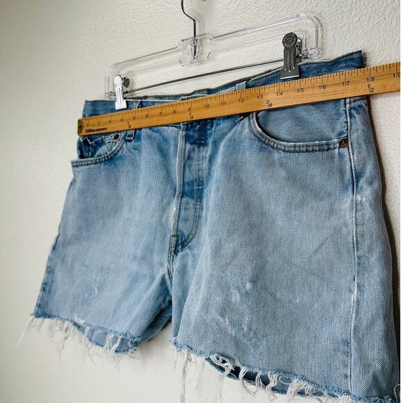 Levis 501 Light Blue Wash Button Fly Cutoff Refurbished Jean Shorts 36 - Picture 13 of 13